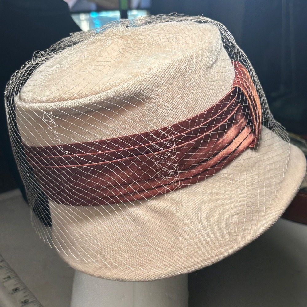 VTG Bucket Hat Cream Union Made Birdcage Veil Copper Satin Ribbon Band - Picture 3 of 15